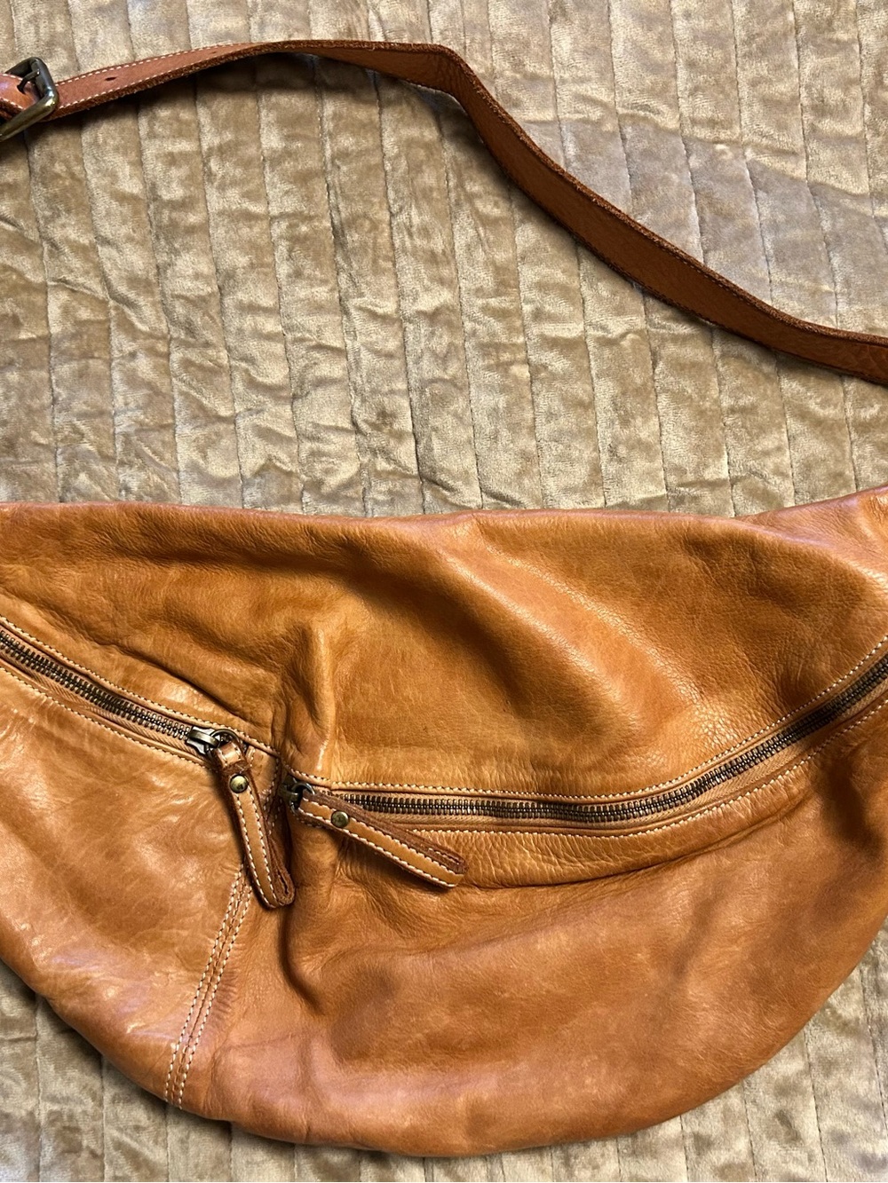 Lusher City Sling Crossbody Belt Bag - Leather